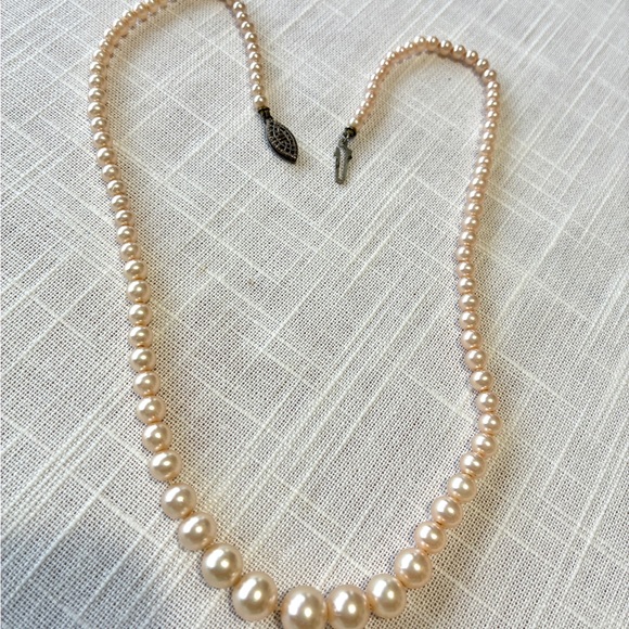 Real Blush Peach Pearl Vintage Necklace Sterling Clasp - Picture 1 of 5